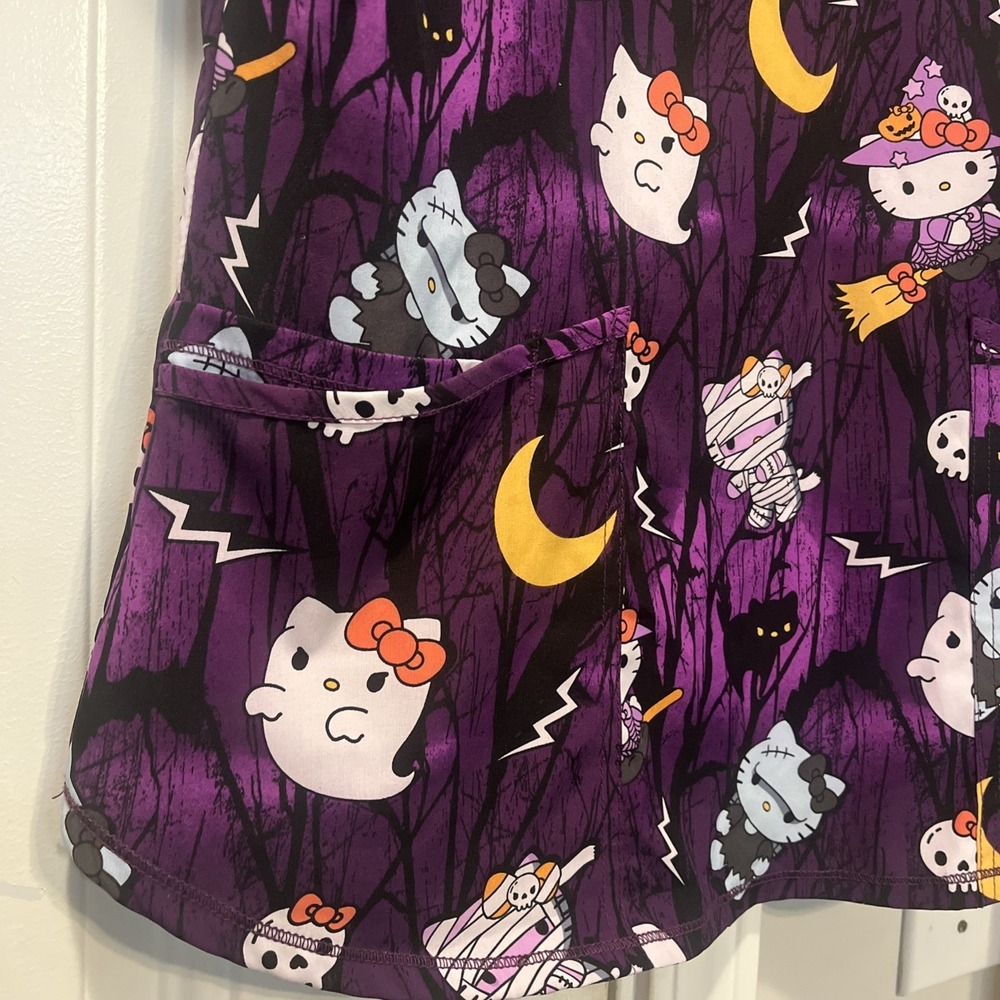 Hello Kitty Halloween Ghost Zombie Witch Cat Skull V-Neck Scrub Top Size Medium - Picture 2 of 7